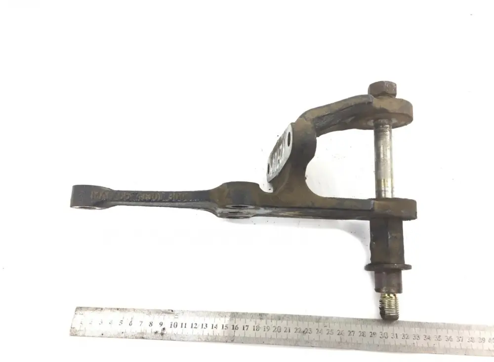 prisnedsättning 85413010006 Fjäderhållare stödaxel, främre vänster MAN 85413013006 85413010004 85.41301-3006 85.41301-0006 85.41301-0004 TGL, TGM, TGS, TGX (2005-2021)