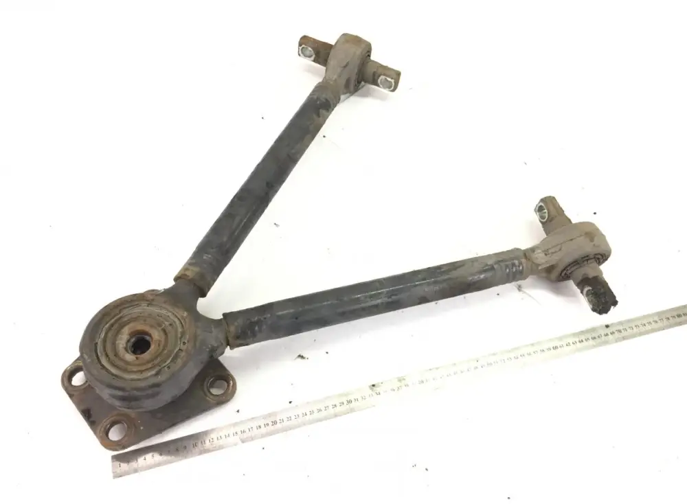 Köp nu 1817808 V-arm DAF 1617096 1892492 2001492 2141265 1793875 1368270 XF106 (2014-)