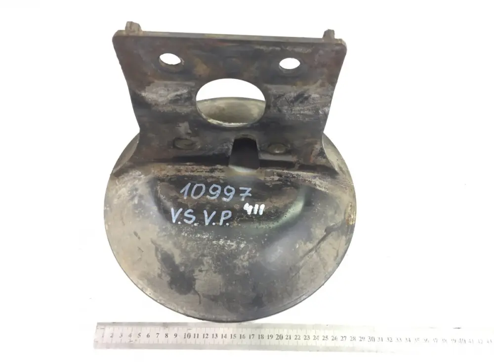 9423200235 Hållare för luftfjäderbälg, drivande axel, vänster MERCEDES-BENZ A9423200235 Axor, Actros MP1, MP2, MP3 (1996-2014) Bästa pris