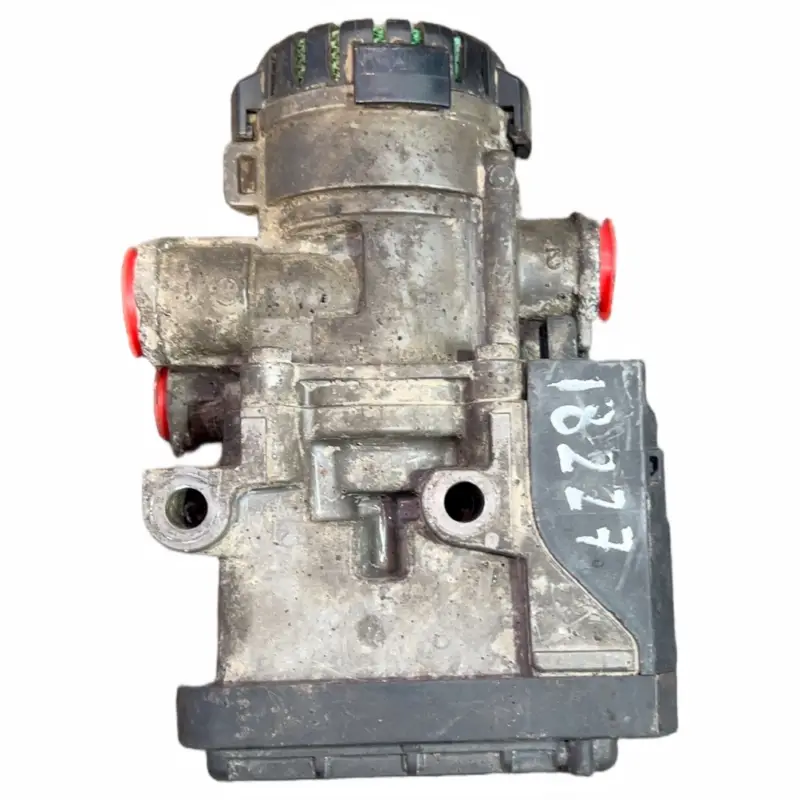 21122035 EBS-ventil framaxel, höger EBS Valve, Drive Axle VOLVO 20828241 20570910 20502537 7420828241 7420570910 7420502537 7421122035 7485003713 5801910309 85023435 7700-9900 bus (1999-) Köp online