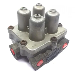 1431049 Fyrvägsventil 1381883 1337904 1356635 1505406 1505399 - WABCO Premium