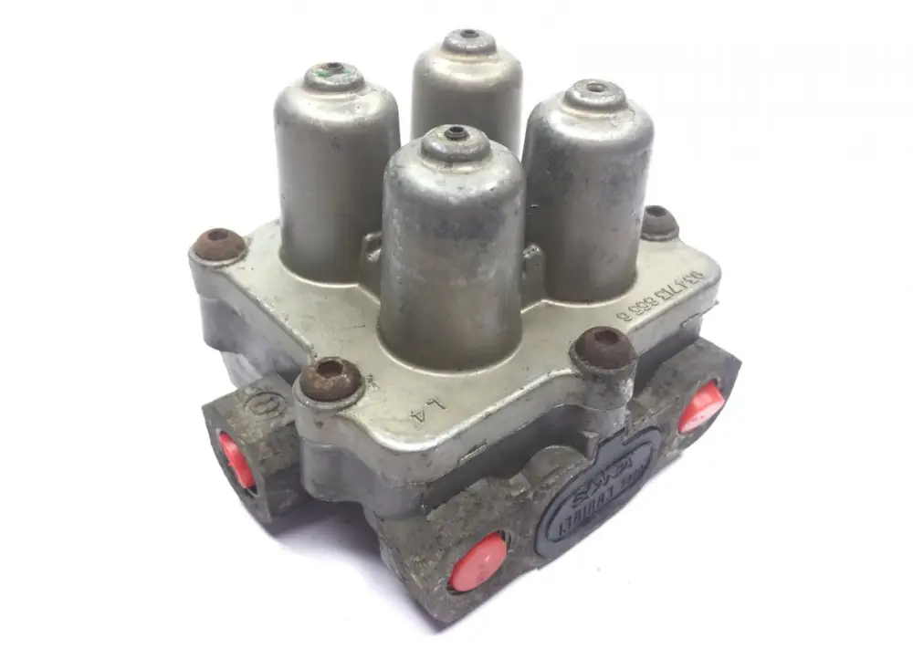 1431049 Fyrvägsventil 1381883 1337904 1356635 1505406 1505399 - WABCO Premium