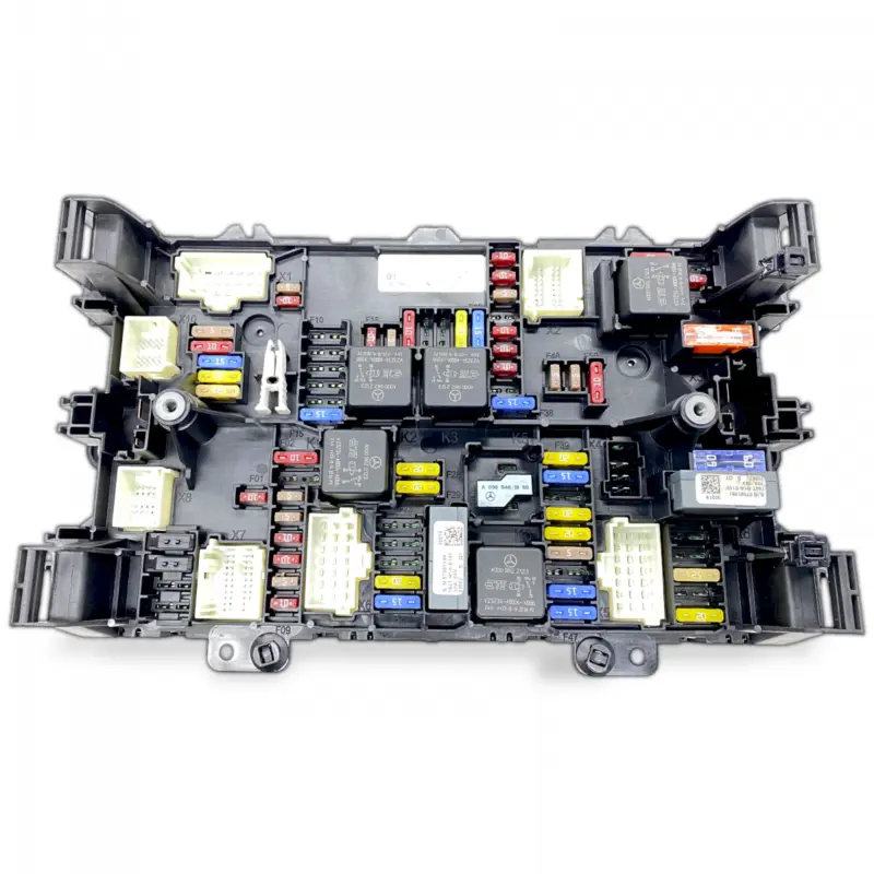 Outlet 9605462840 Säkringsblock MERCEDES-BENZ A9605462840 A9605462040 9605462040 Actros MP5 (2019-)