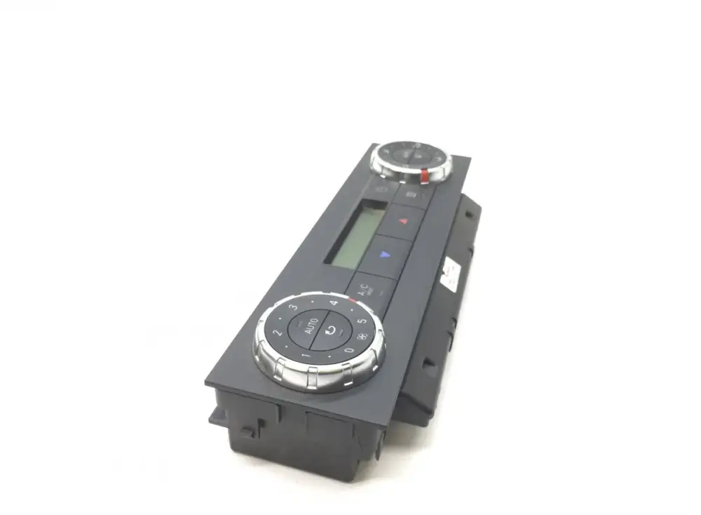 9614462028 Strömbrytarpanel för värmesystem för passagerarutrymme MERCEDES-BENZ A9614462028 A9614461228 9614461228 Antos, Arocs, Actros MP4 (2012-) Beställ nu