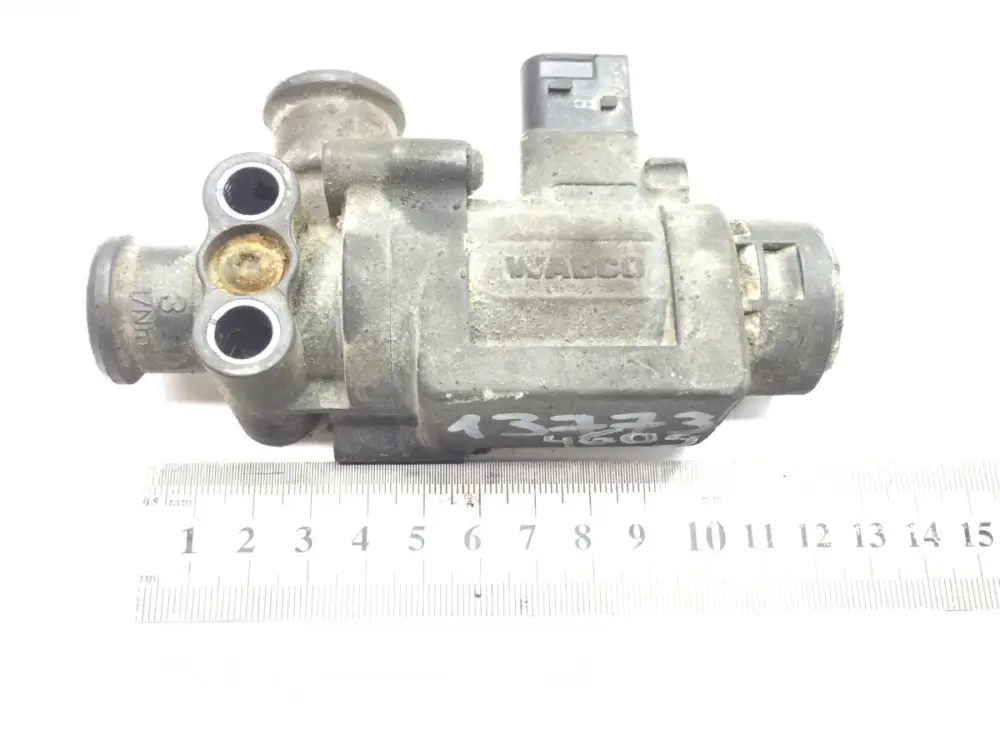 0009975212 Magnetventil MERCEDES-BENZ A0009975212 A0009973812 0009973812 Antos, Arocs, Actros MP4 (2012-) WABCO Premium
